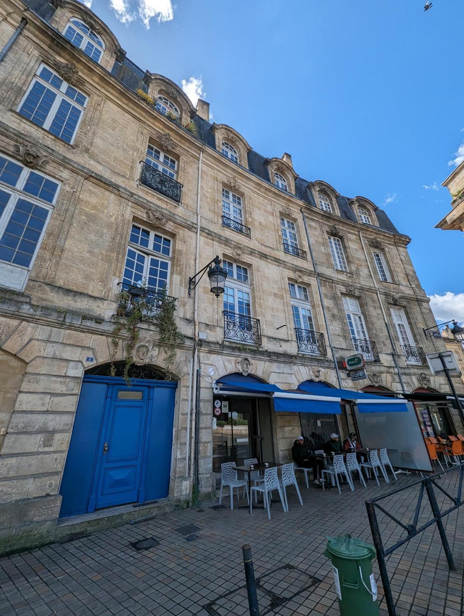 Appartement De Charme Sous Les Toits Avec Vue Sur La Garonne Bordeaux Exterior foto